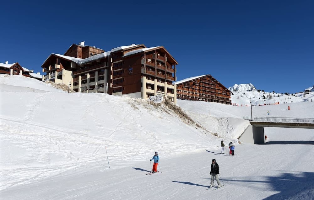 Snow and ski sports