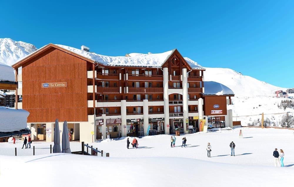 Snow and ski sports