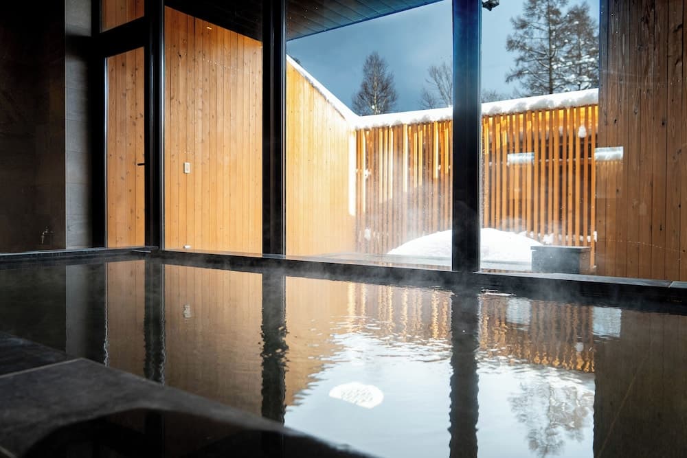 Indoor spa tub