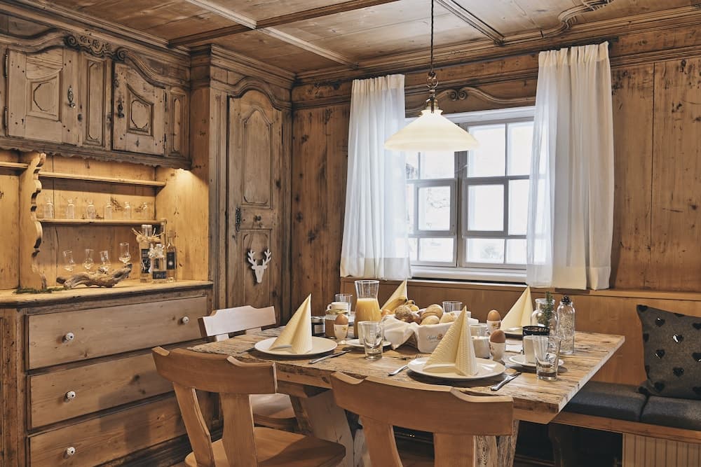 Breakfast area
