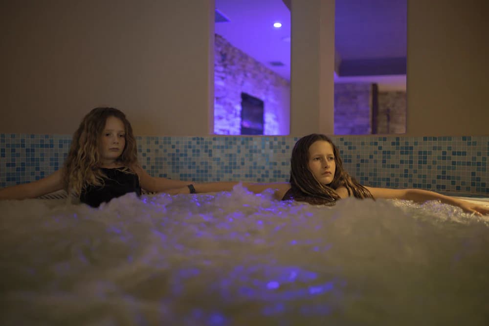 Indoor spa tub