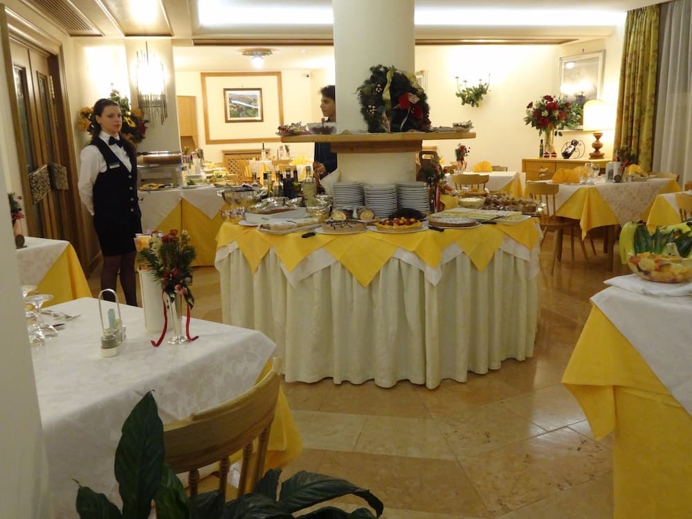 Food court