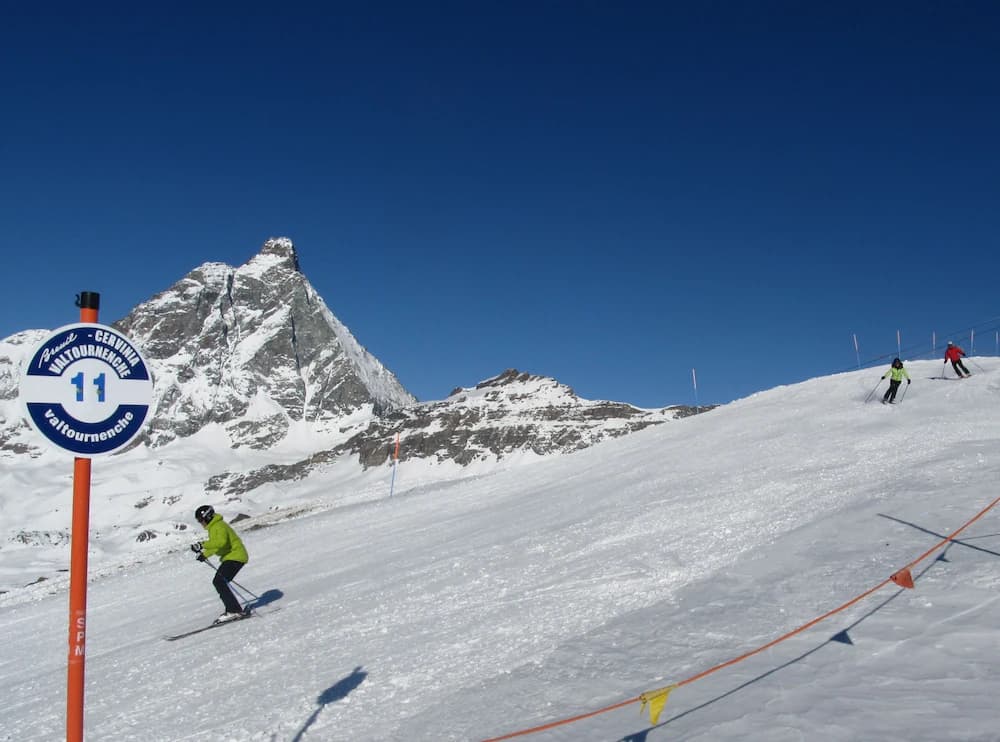 Snow and ski sports