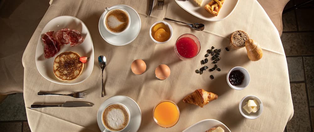 Breakfast meal