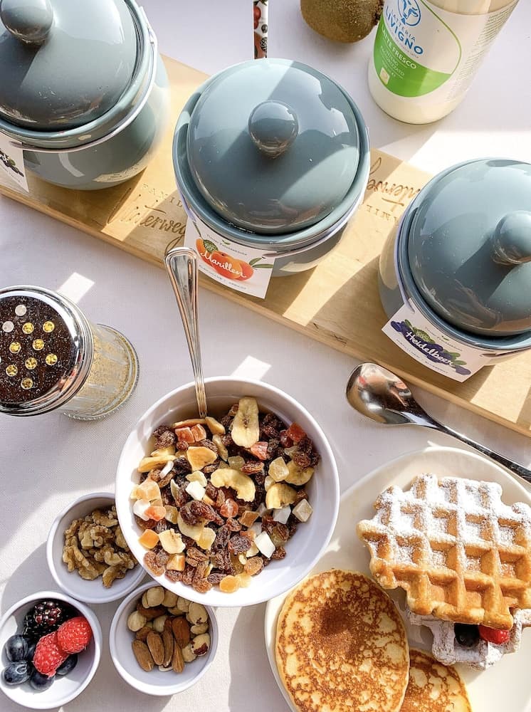 Breakfast buffet