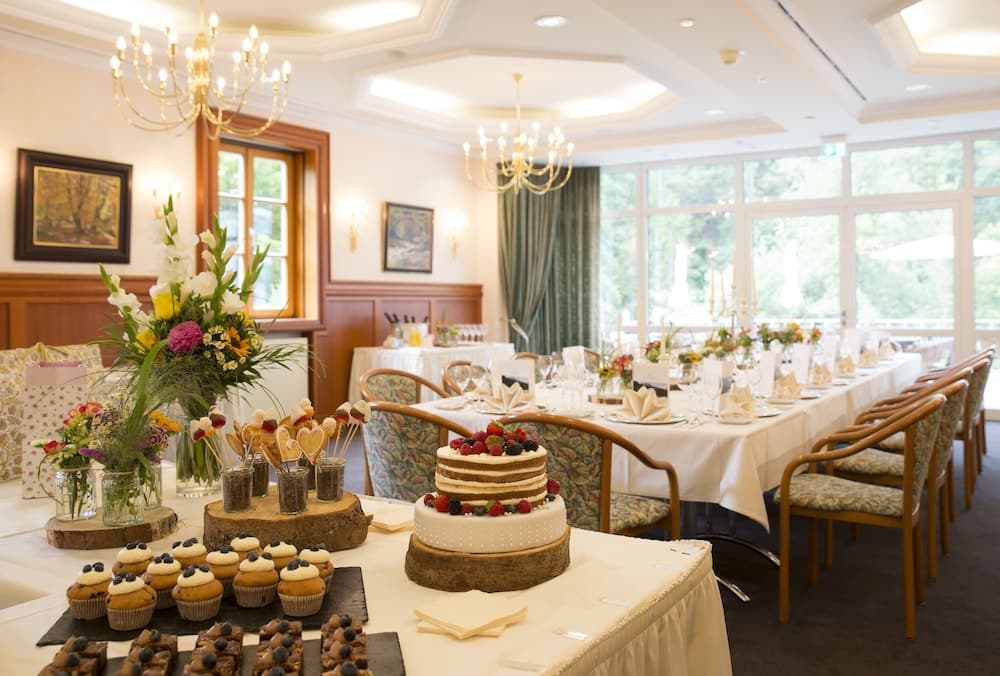 Banquet hall