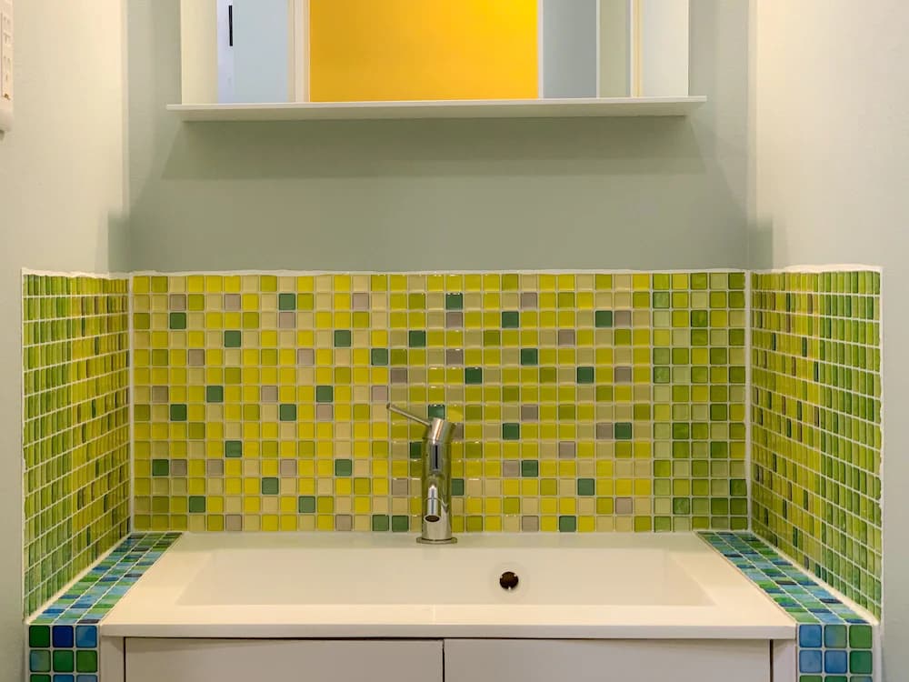 Bathroom sink