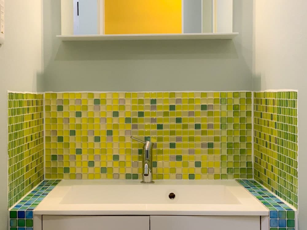 Bathroom sink