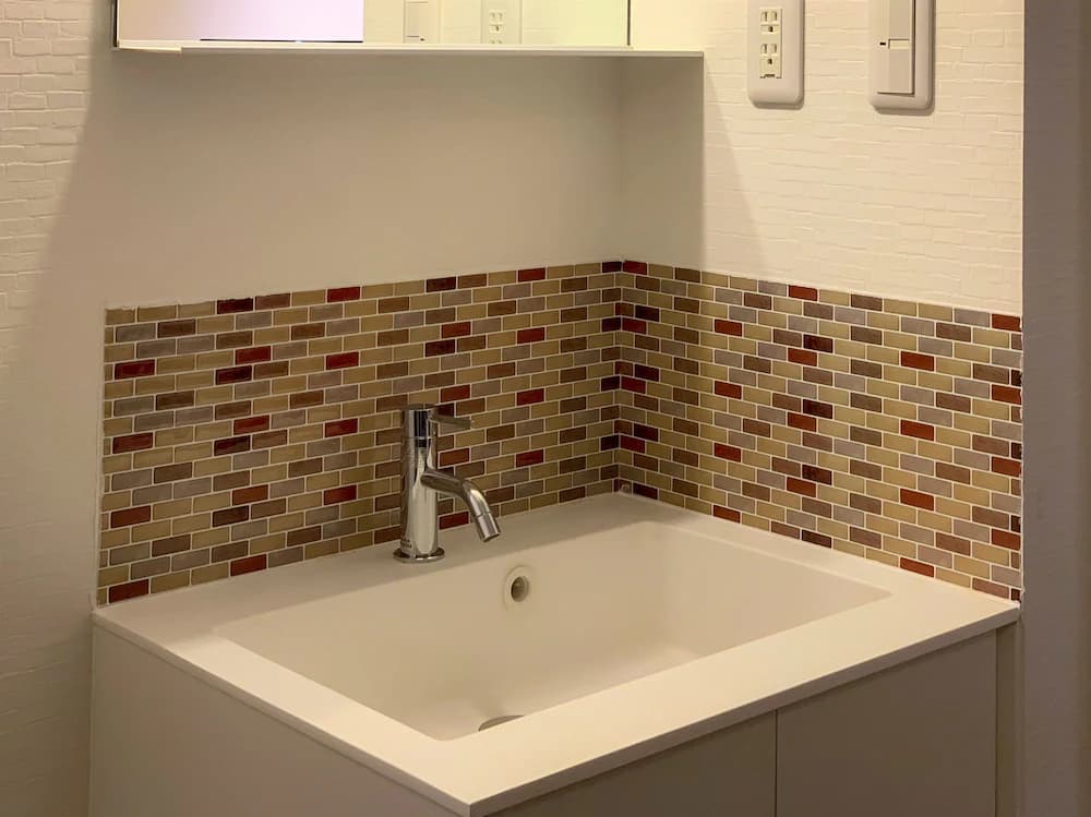 Bathroom sink