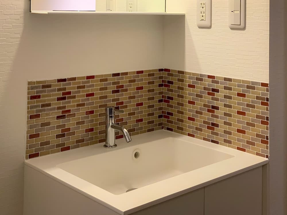 Bathroom sink