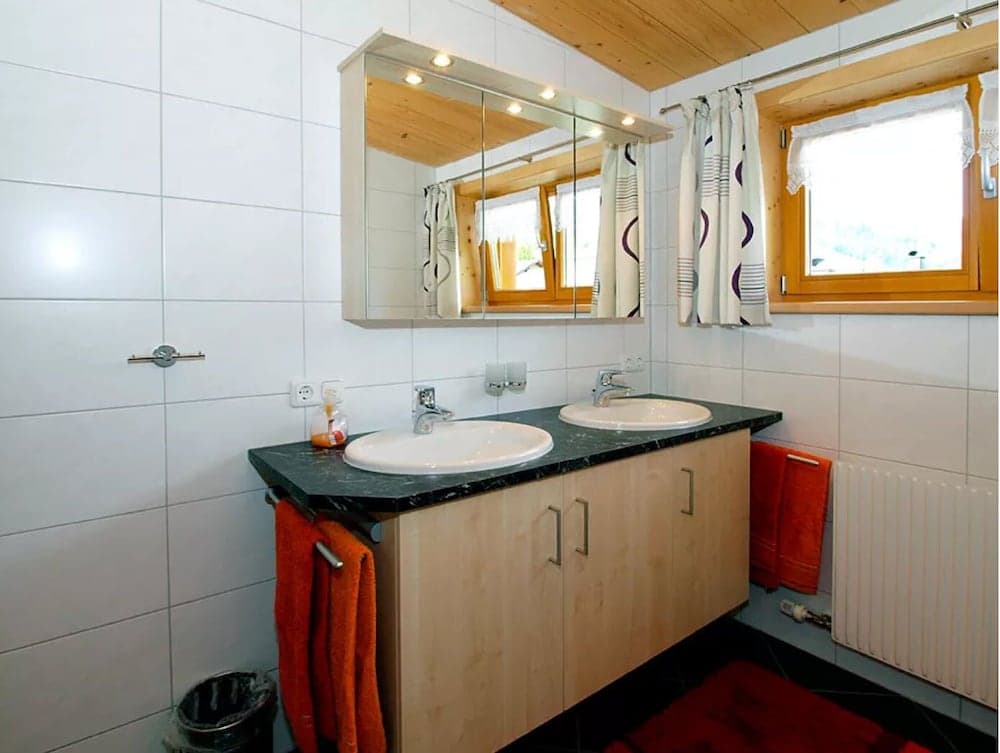 Bathroom sink