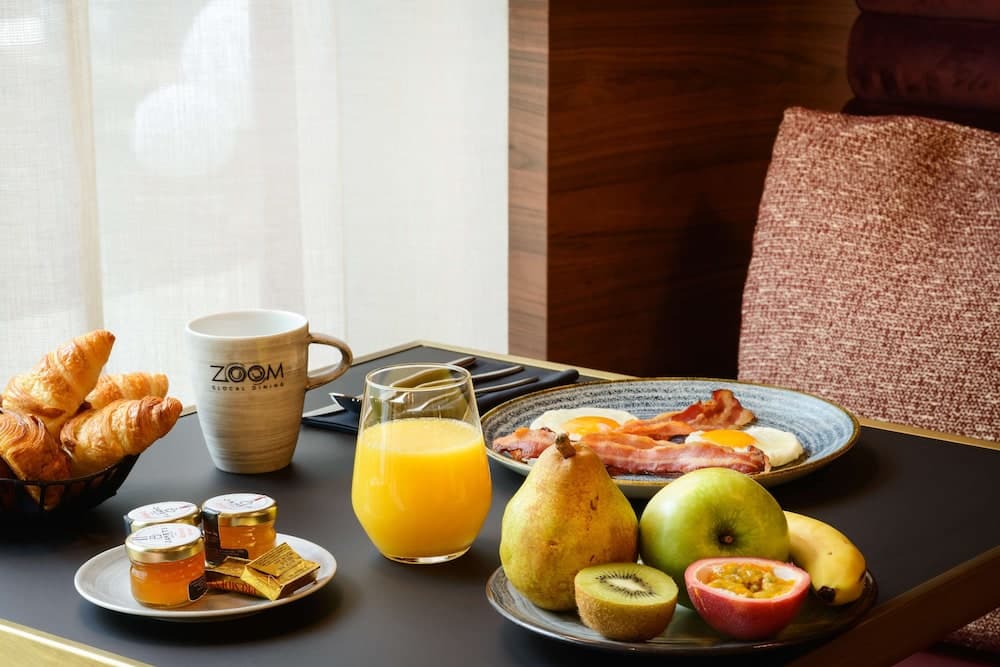 Breakfast area
