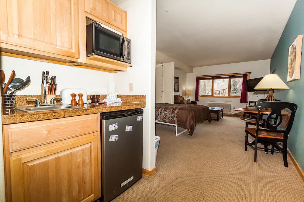 Private kitchenette