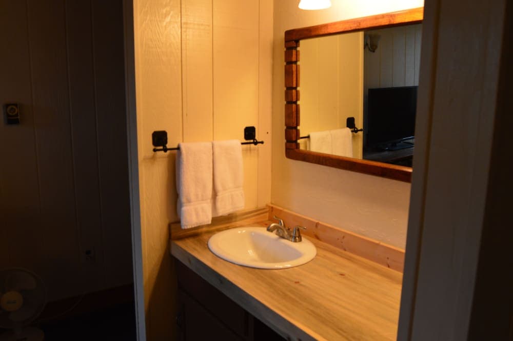 Bathroom sink