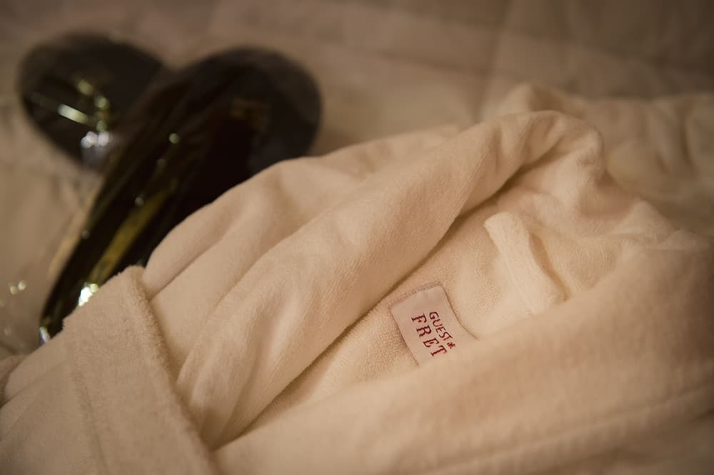 Bathroom amenities