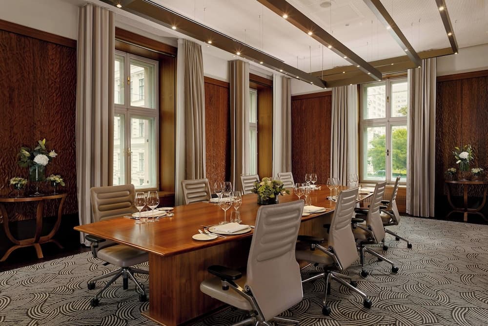 Meeting facility