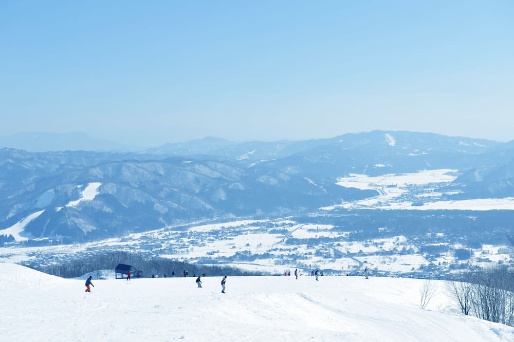 Snow and ski sports