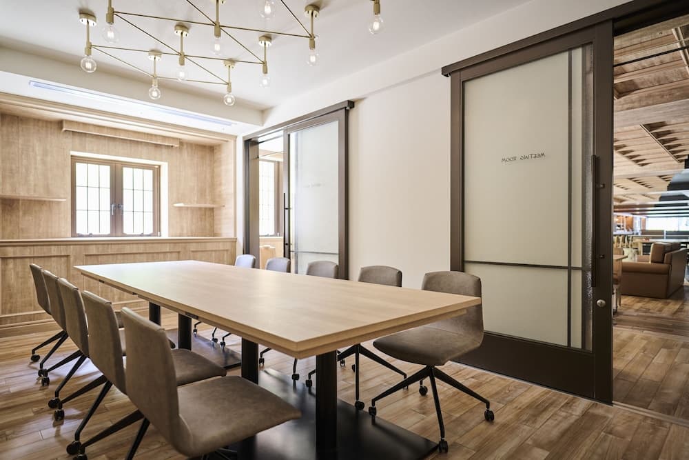 Meeting facility