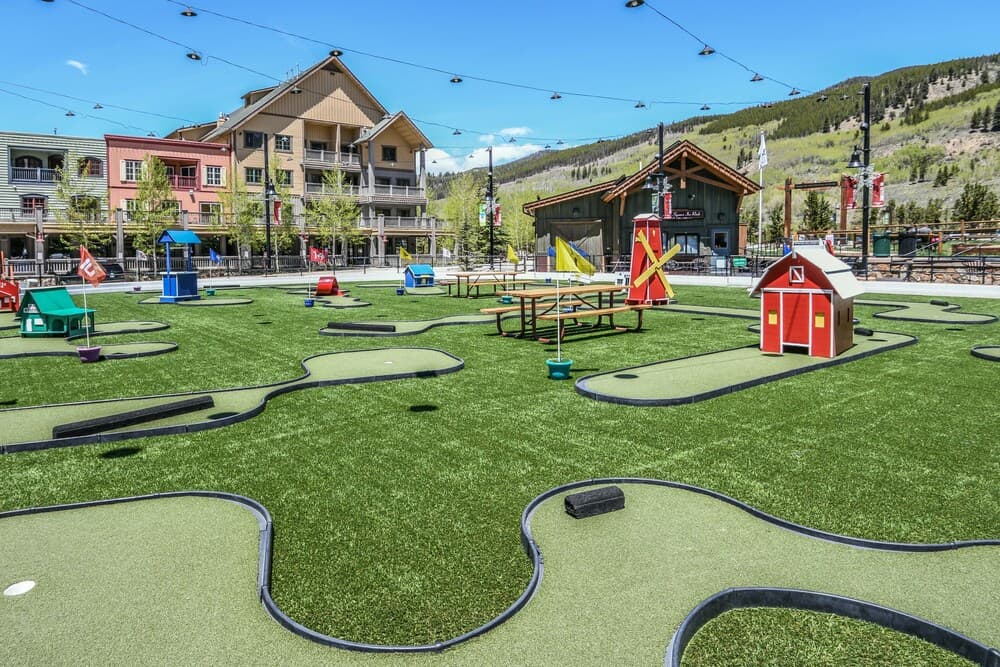 Mini-golf