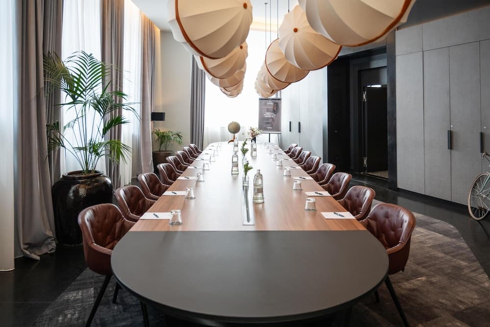 Meeting facility