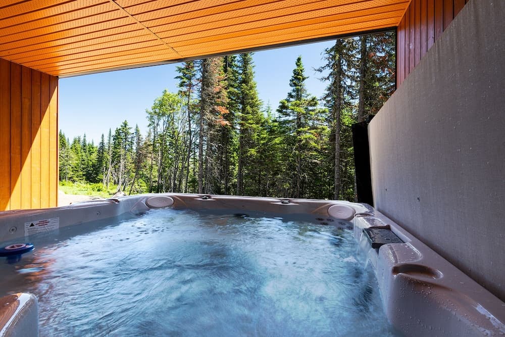Private spa tub