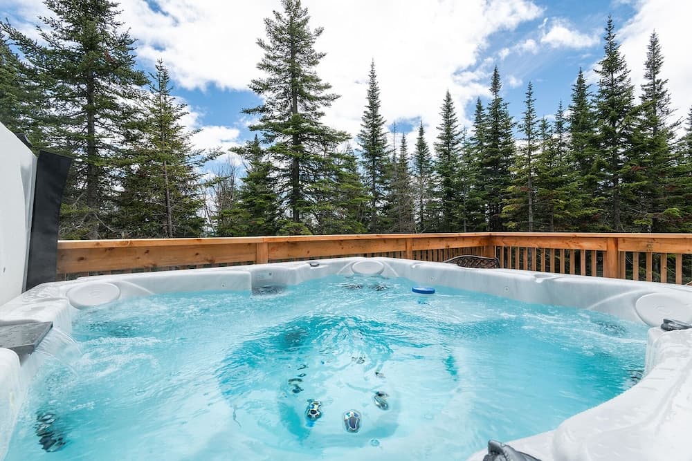 Private spa tub