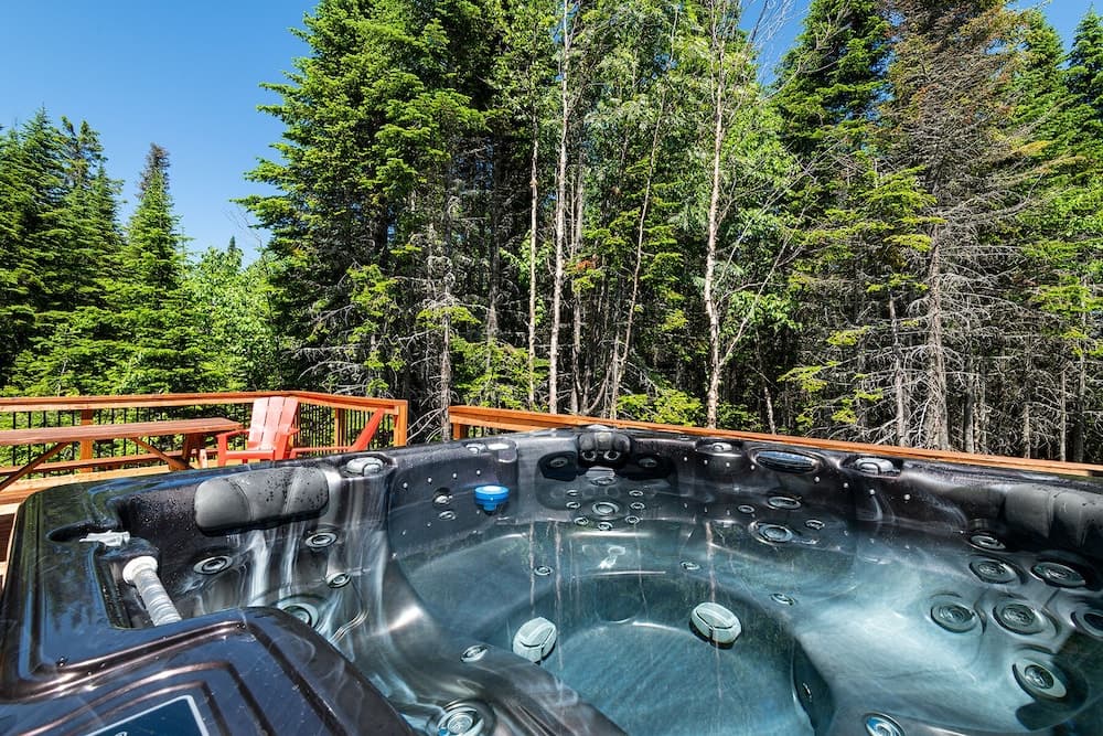 Private spa tub