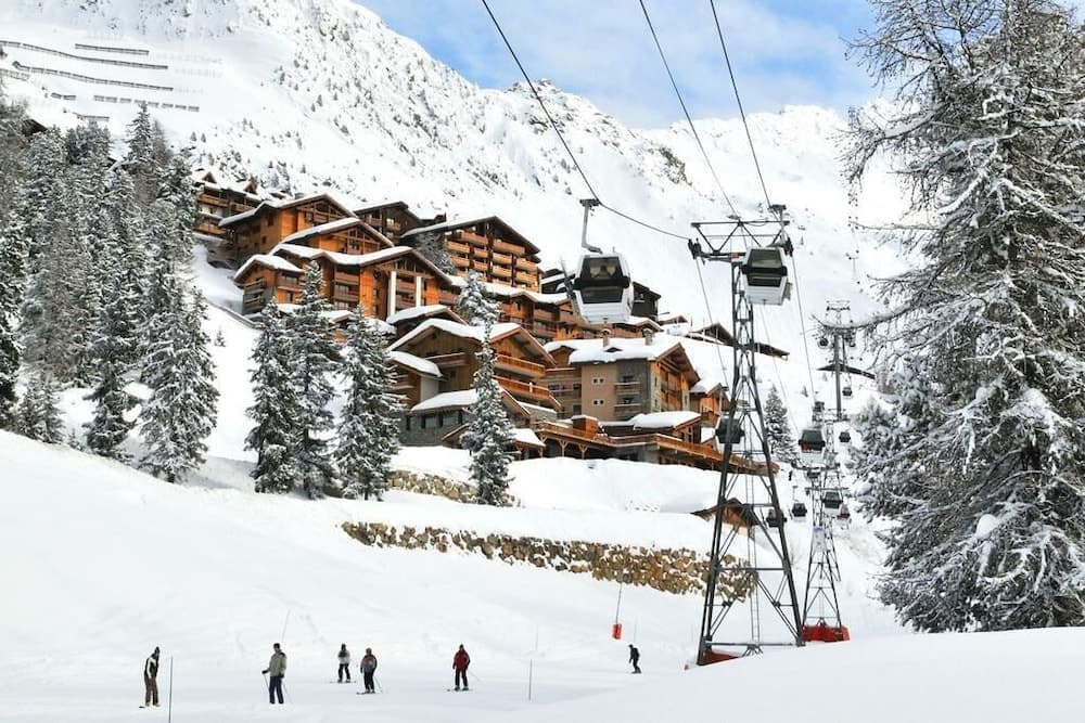 Snow and ski sports