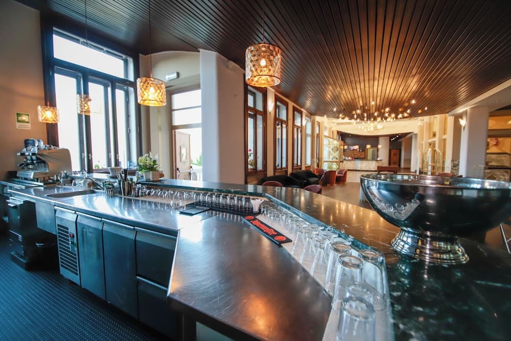 Snack bar
