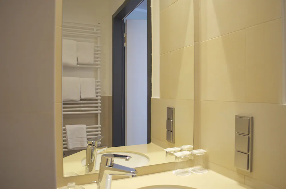 Bathroom sink