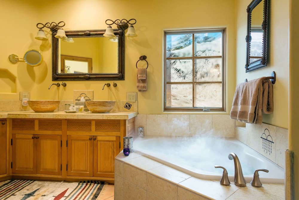 Jetted tub