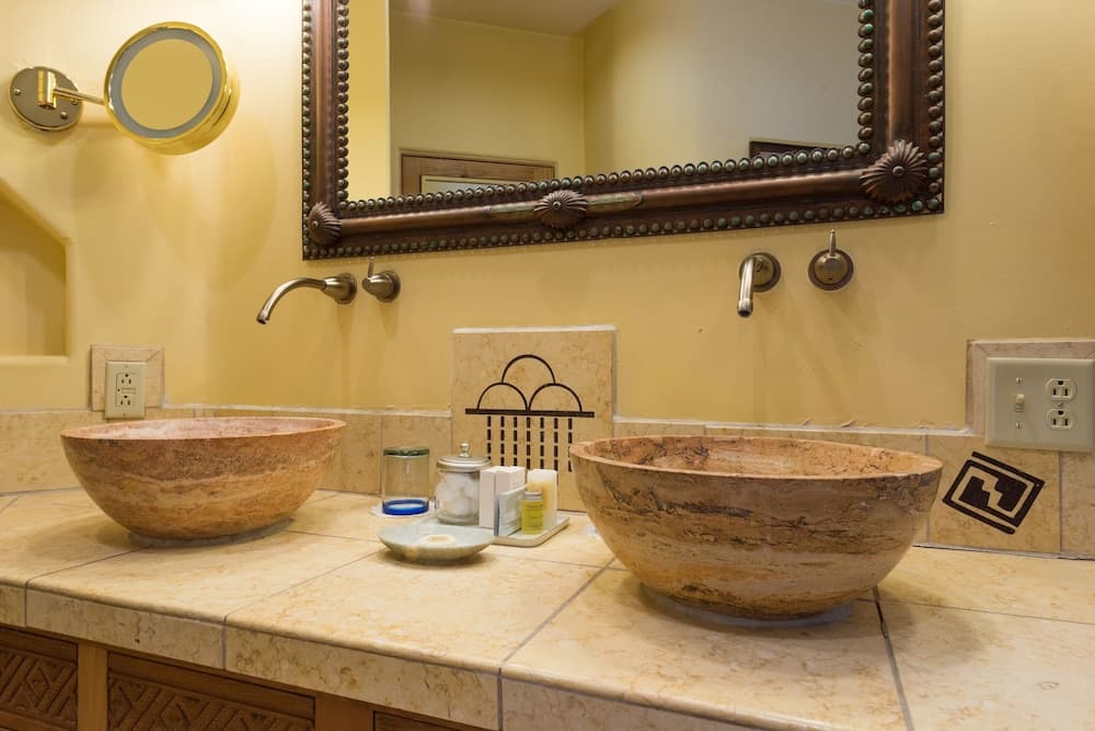 Bathroom sink
