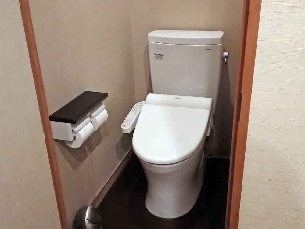 Bathroom amenities