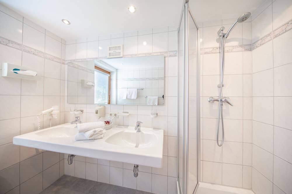 Bathroom shower