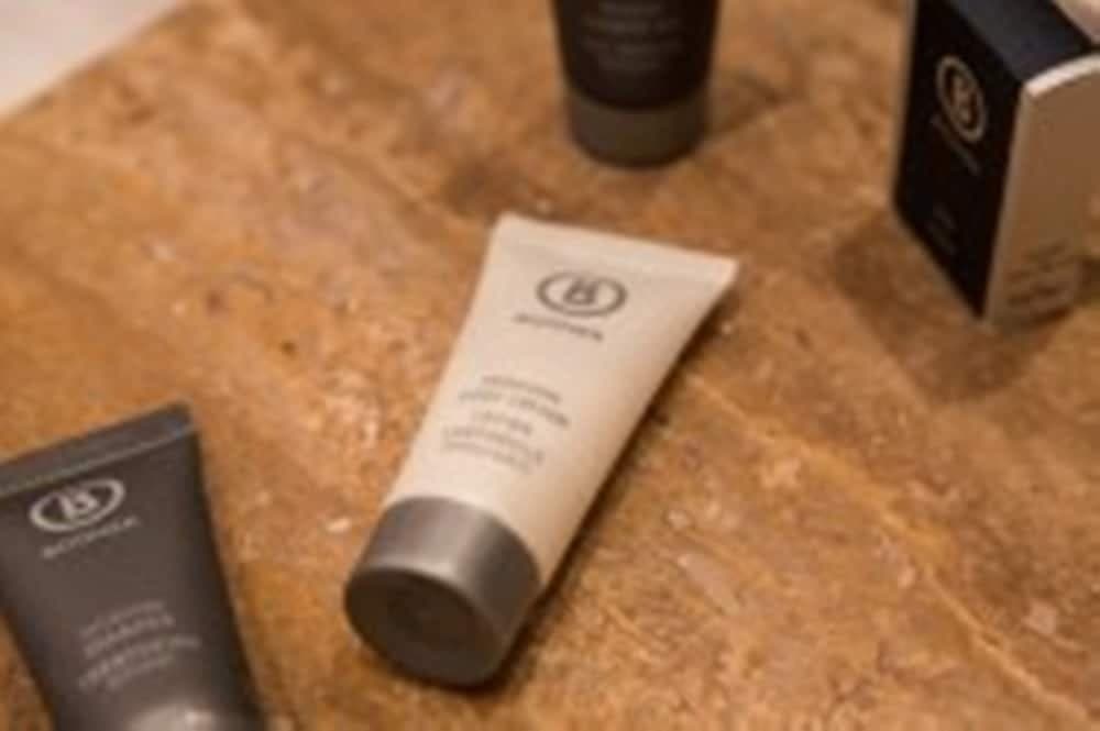 Bathroom amenities