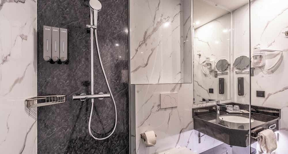 Bathroom shower