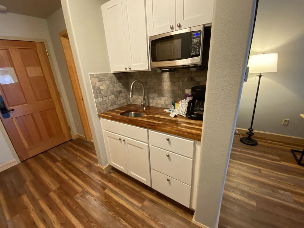 Private kitchenette