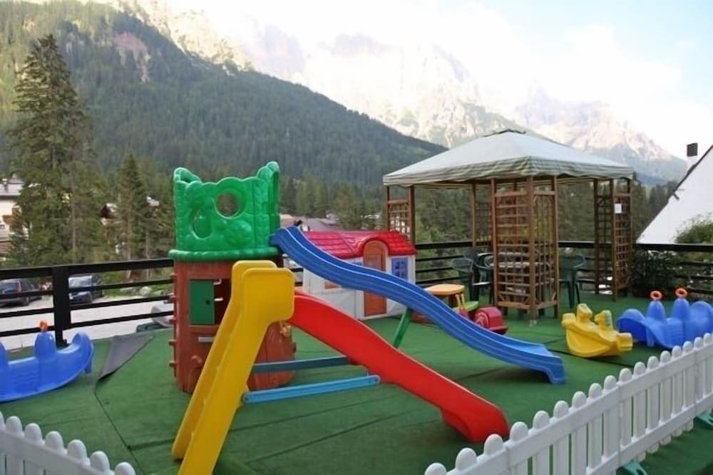 Children's play area - outdoor