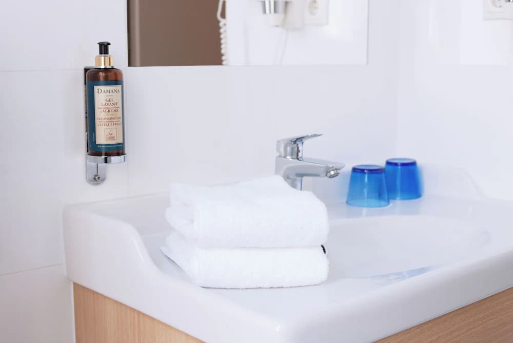 Bathroom amenities