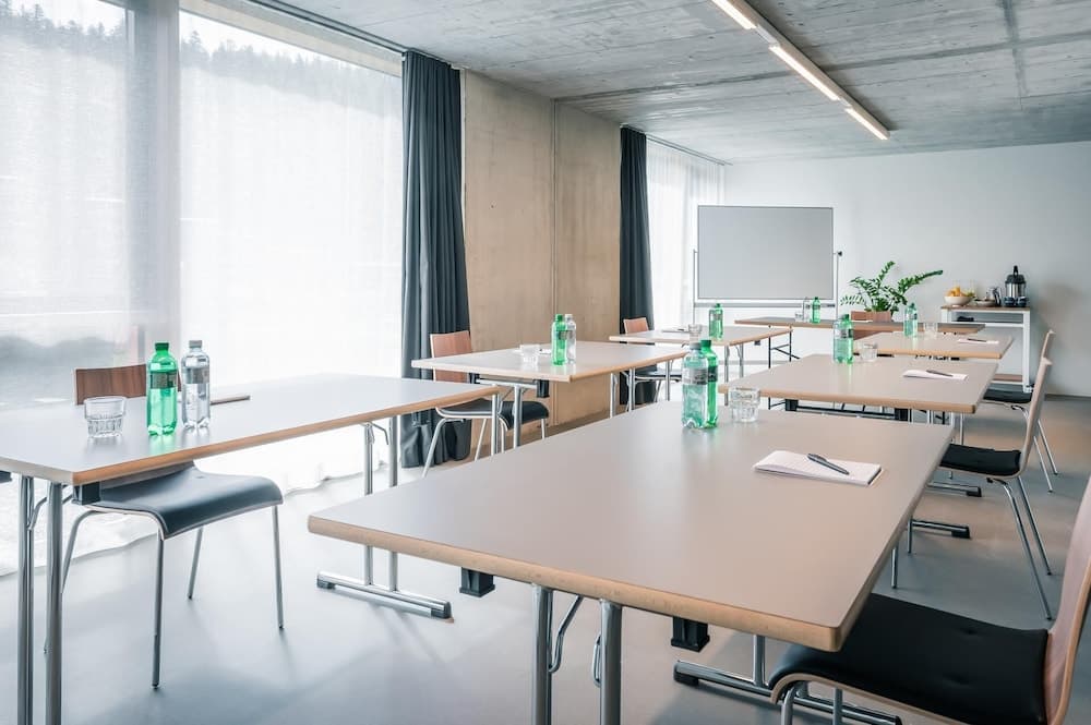 Meeting facility