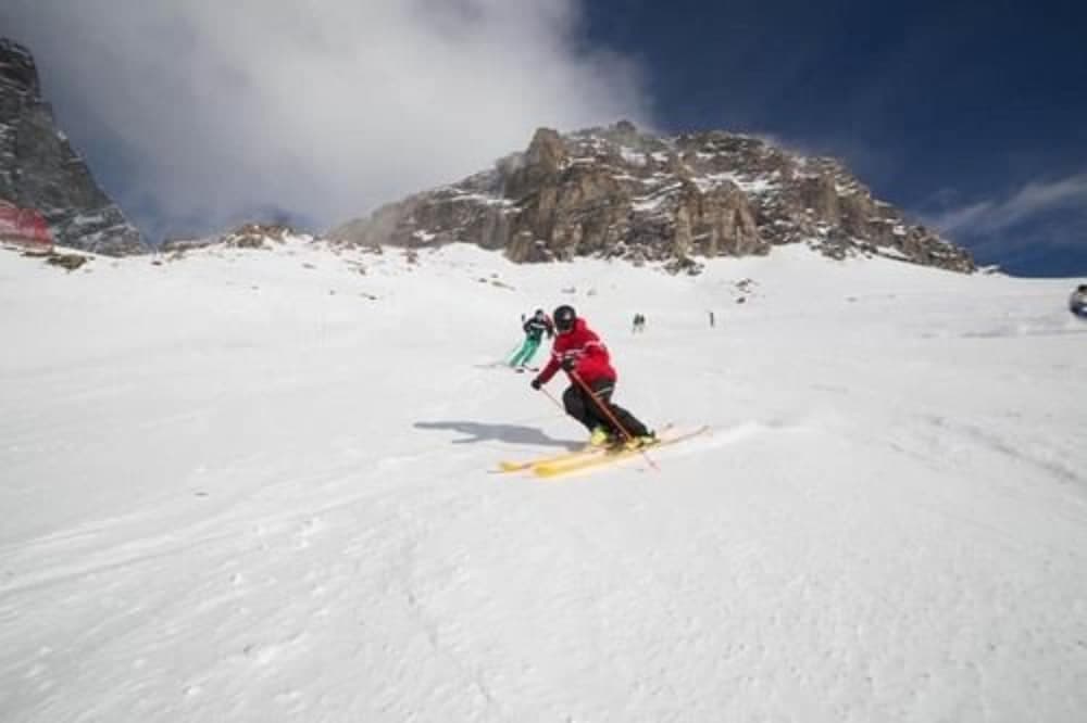 Snow and ski sports