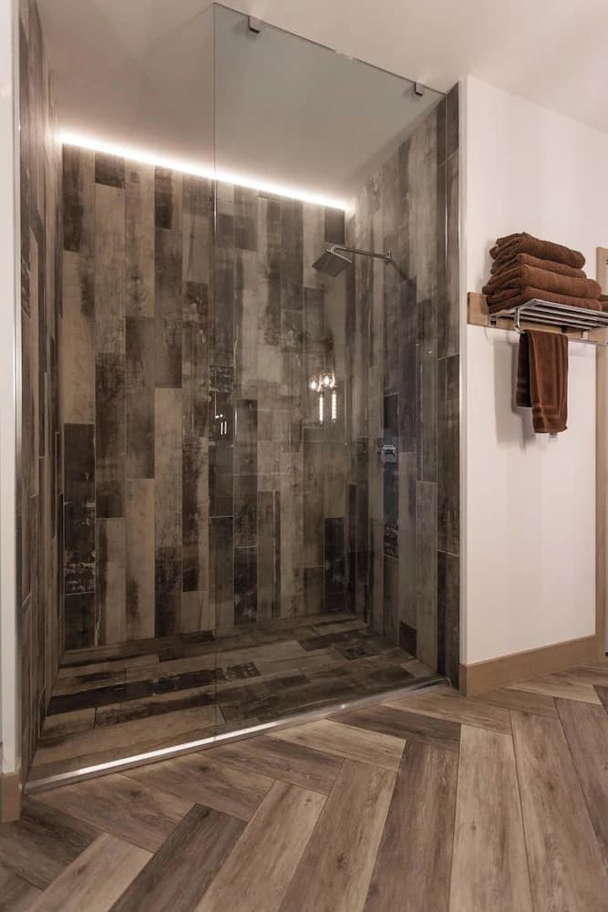 Bathroom shower