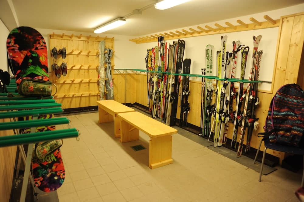 Snow and ski sports