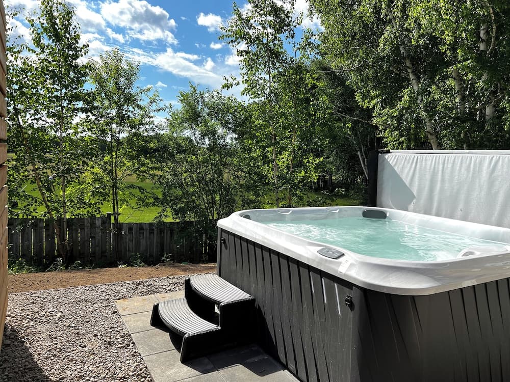 Private spa tub