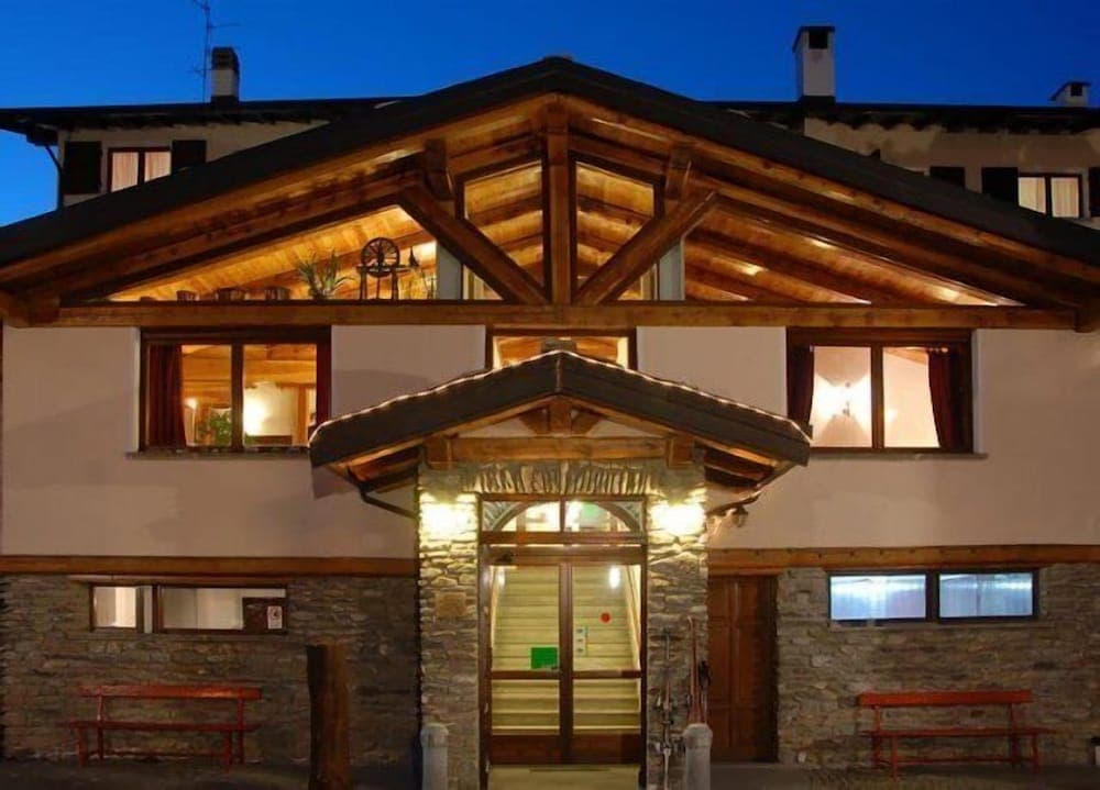 Front of property - evening/night
