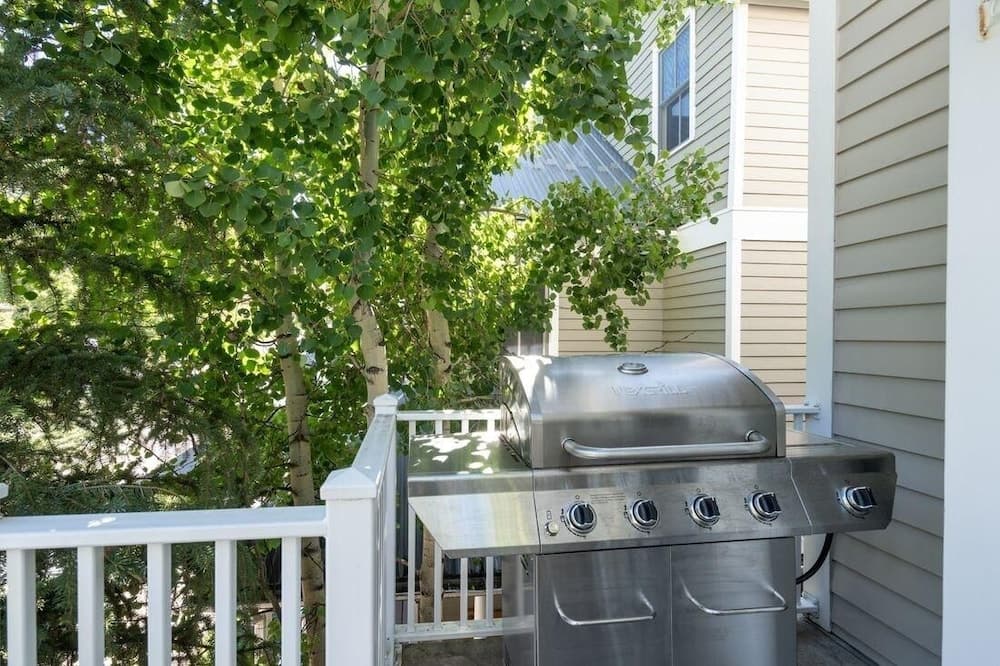 BBQ/picnic area
