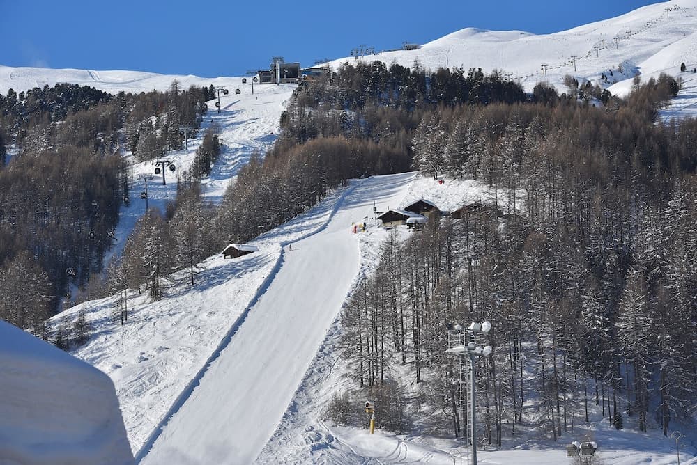 Snow and ski sports