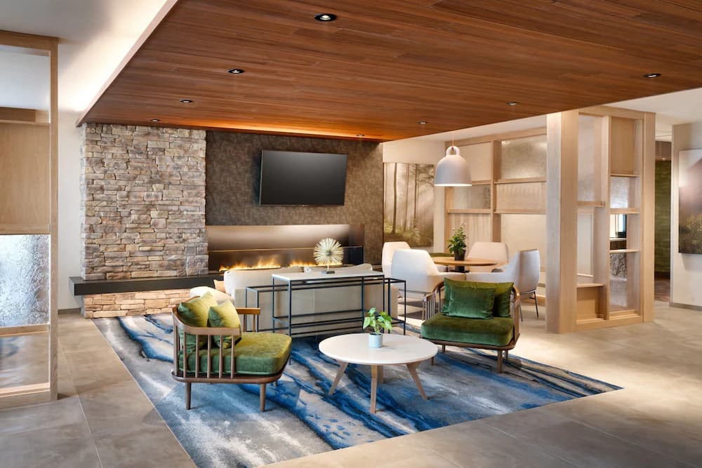 Lobby lounge