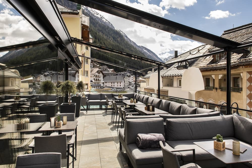 Sundeck