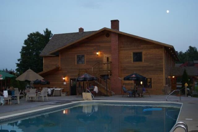 Lobby of The Jay Village Inn